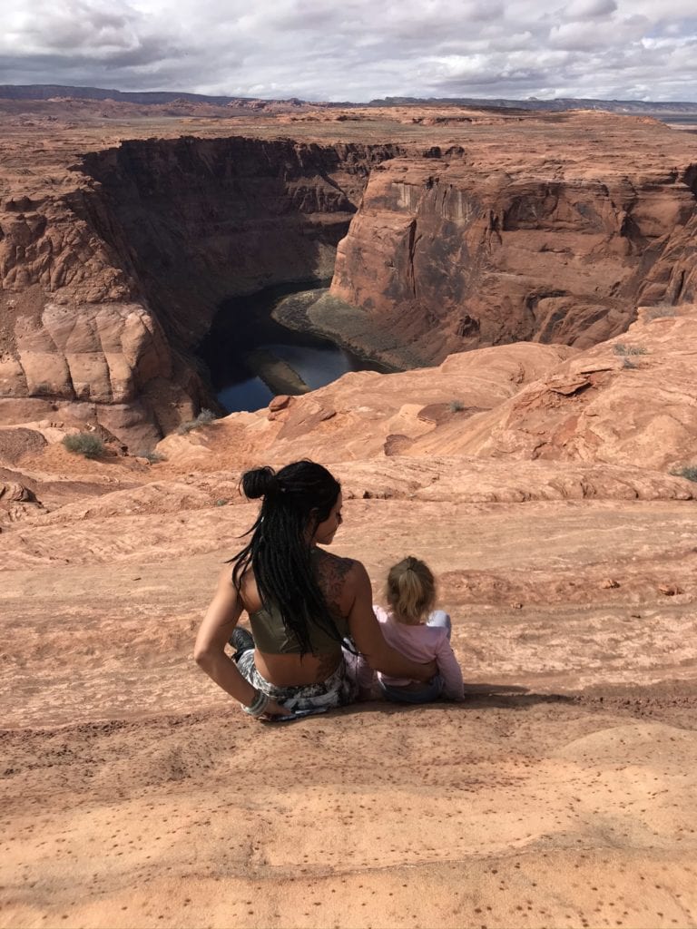 Mother and daughter at Horseshoe Bend